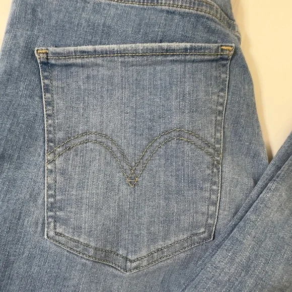 Levi's Women's Mile High Super Skinny Jeans Size 29 Light Wash High Rise Strech - Picture 6 of 16
